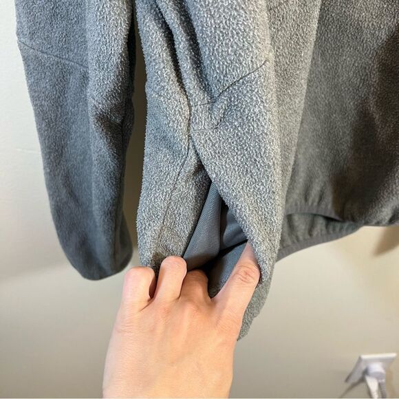 ✨ Nike Women’s Gray Iowa Hawkeyes Quarter Zip Fleece Pullover Small - Picture 5 of 12